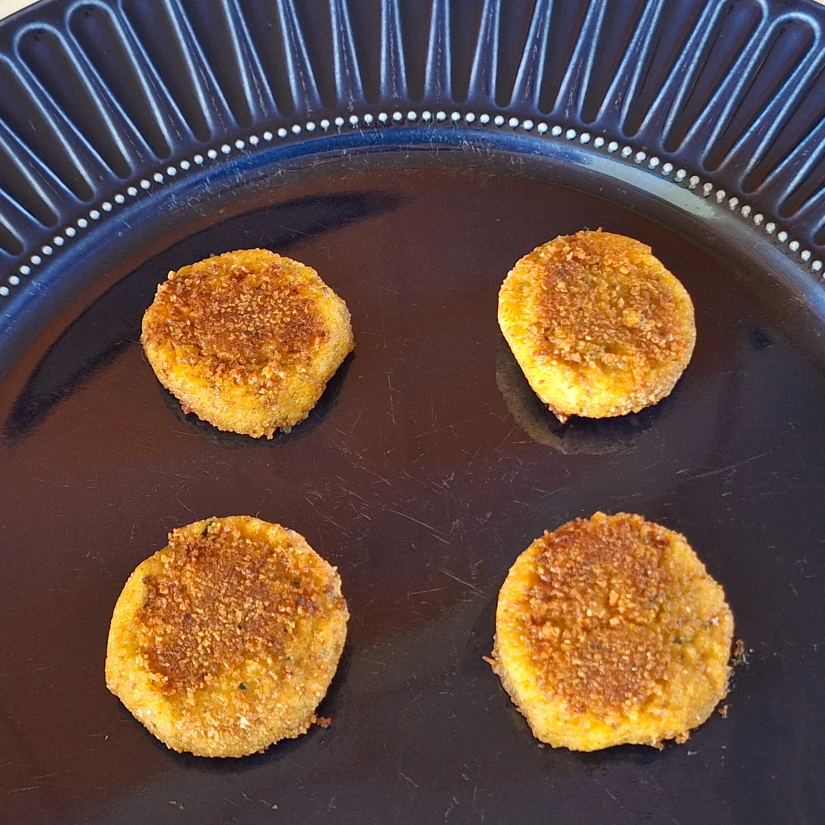 Burger di verdure formati a mano (padella, forno o friggitrice ad aria)
